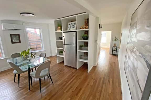 Explore Downtown and Mount Adams with River Views! - Image 1