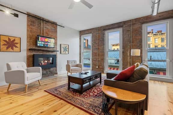 Findlay Suites -Explore OTR with an Outdoor Deck! - Image 1