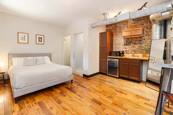 Great Parkside Microapartment ♥ Location AND Price - Image 1