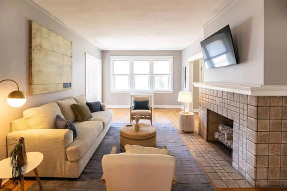 Hyde Park Comfort Near Rookwood - Image 1