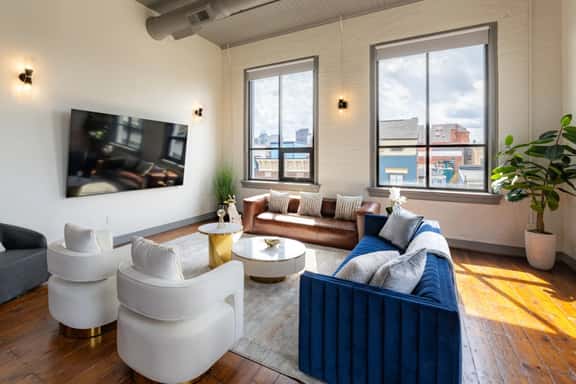 Luxury 3BR w Rooftop Deck on TQL Stadium & Wash Pk - Image 1