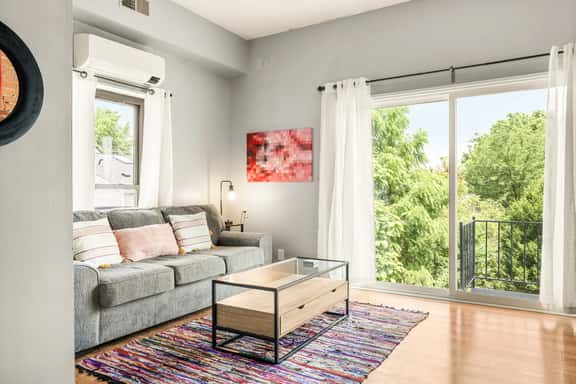 Mt. Adams 1BR Great Location! Steps from Monastery - Image 1