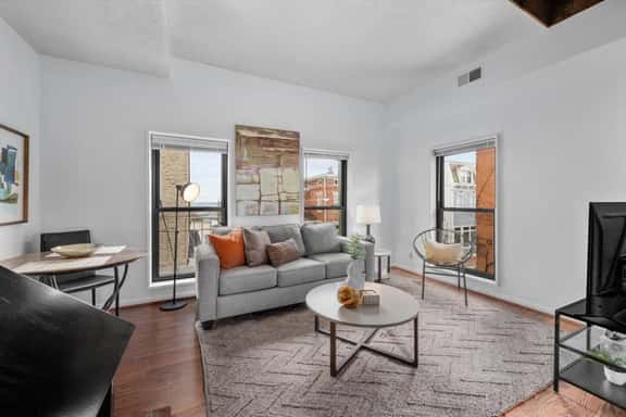 Mt. Adams 1BR Great Location! Steps from Monastery - Image 1
