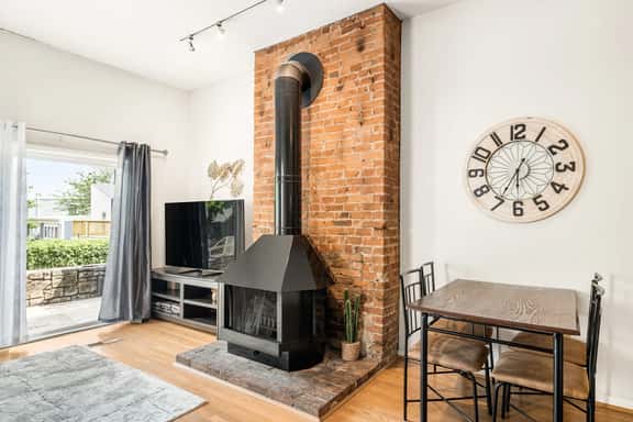 Mt. Adams 2BR Great Location! Steps from Monastery - Image 1