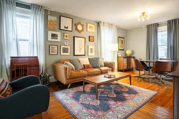 Peaceful, Elegant Midcentury Retreat, Close to All - Image 1