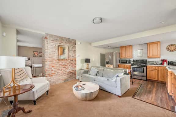 Renovated 1 Bed w/ Terrace-OTR, UC, Findlay Market - Image 1