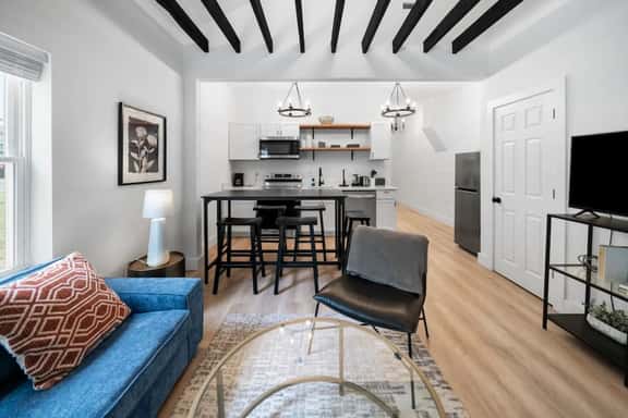 Spacious and Modern 3BR near Downtown/Walnut Hills - Image 1