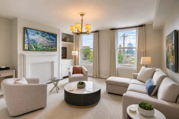 Spacious Home: Walk to Everything & FREE Parking - Image 1
