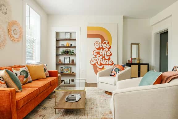 Walkable 2-Bdrm | Findlay Market | Downtown | UC - Image 1