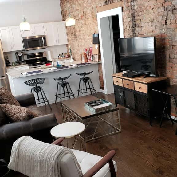 ♥ Great Parkside OTR Condo in Top-Ranked Building - Image 1