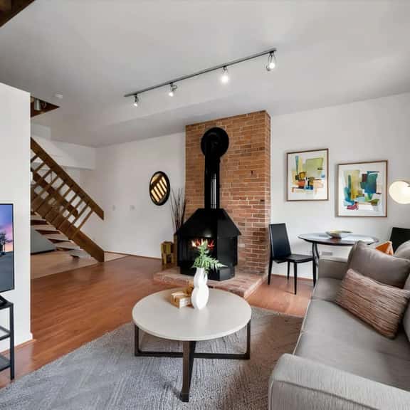 1BR Condo Steps to the Monastery, Cafes, and Resaurants - Image 1