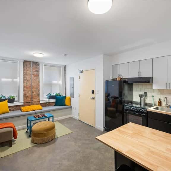 Cozy 1BR Near Findlay Market and UC, Rhinegeist - Image 1