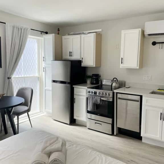 Cute Microapartment Walkable to Everything - Image 1