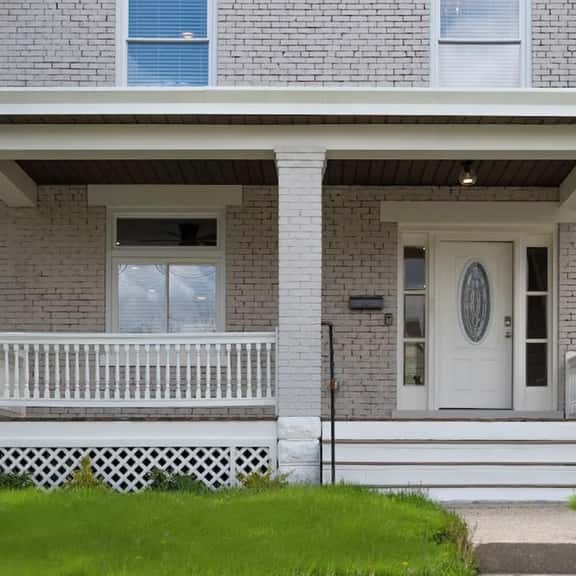 Deluxe 4-Bedroom w Huge Deck 3-Min to Downtown! - Image 1