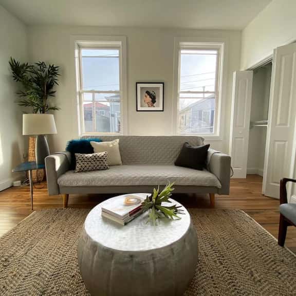 Explore Downtown from Adorable Mount Adams - Image 1