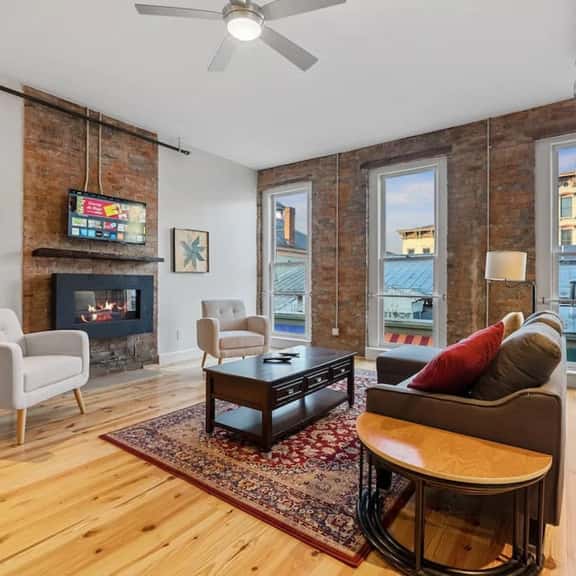 Findlay Suites -Explore OTR with an Outdoor Deck! - Image 1