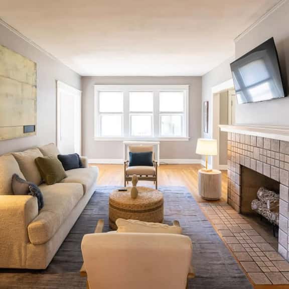 Hyde Park Comfort Near Rookwood - Image 1