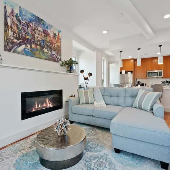 Lux 1BR |Views & Design | Located near ALL - Image 1