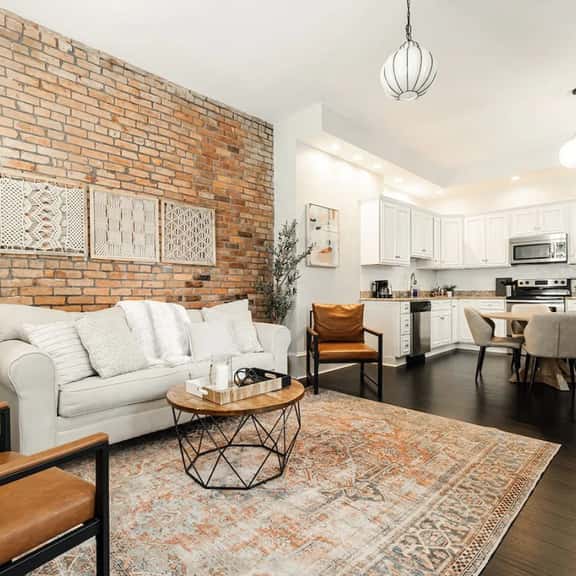 Lux 4BR Townhome | City Views | Private Balconies - Image 1