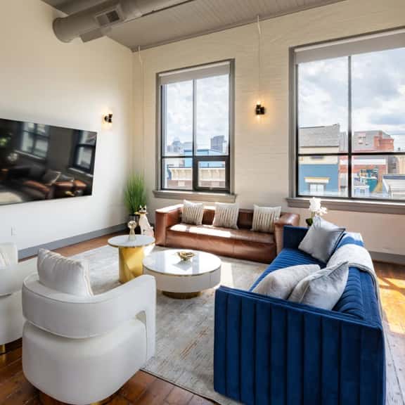 Luxury 3BR w Rooftop Deck on TQL Stadium & Wash Pk - Image 1