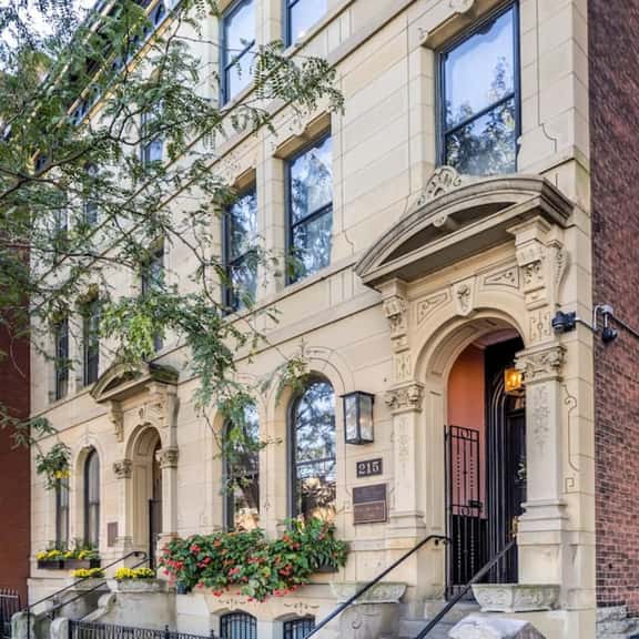 Luxury Brownstone | Walk to ALL | Washington Park - Image 1