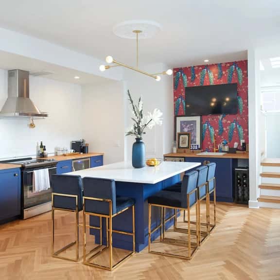 Luxury Retreat, Carriage House Nestled in OTR. - Image 1