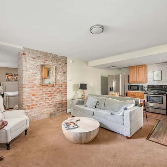 Renovated 1 Bed w/ Terrace-OTR, UC, Findlay Market - Image 1