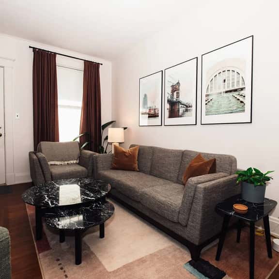 The Hyde Away –  Walkability & Cozy Comfort - Image 1