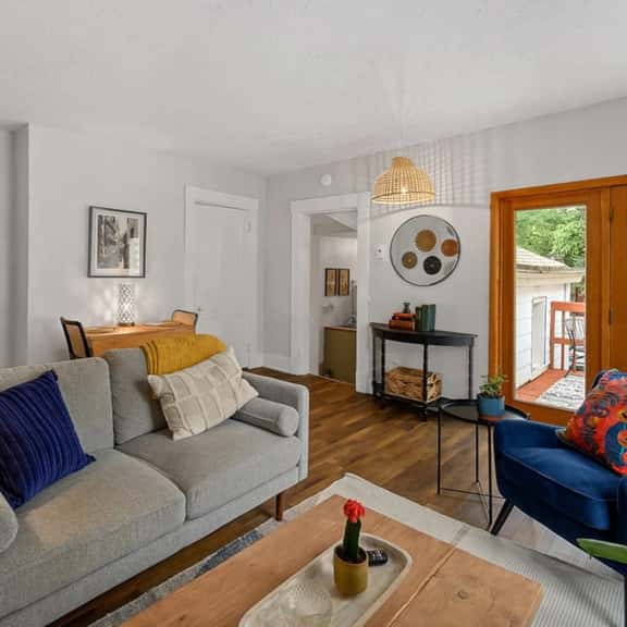 The Nest - Spacious 1BR Getaway in Pleasant Ridge - Image 1