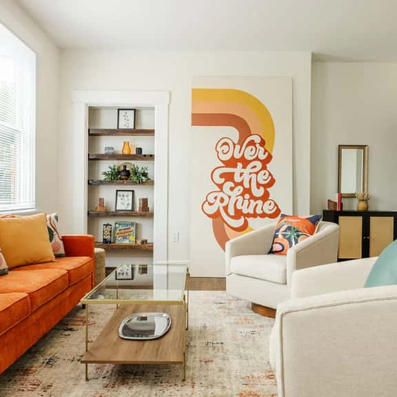 Walkable 2-Bdrm | Findlay Market | Downtown | UC - Image 1