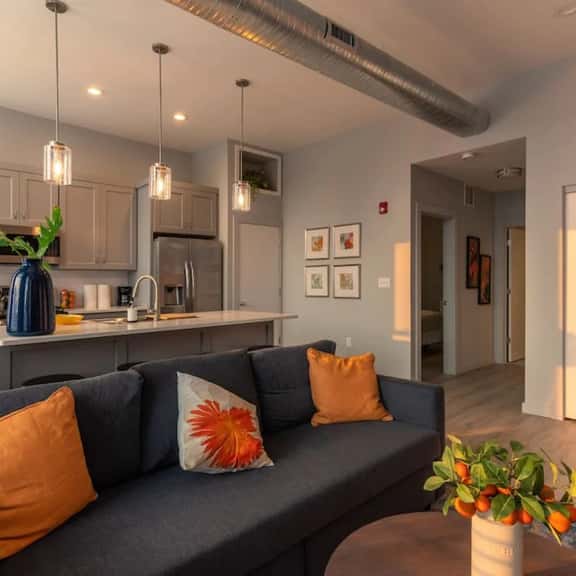 Zango: Explore OTR/Downtown from a Renovated Condo - Image 1