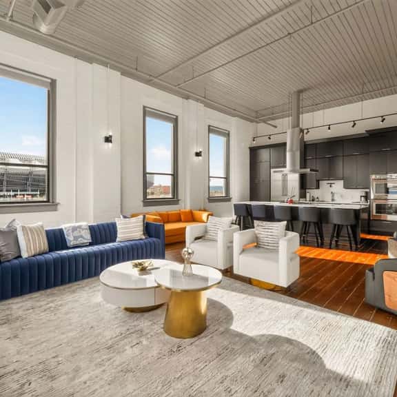Luxury 6BR Retreat w Rooftop Deck at TQL Stadium - Image 1