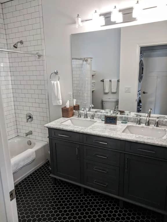 ♥ Great Parkside OTR Condo in Top-Ranked Building