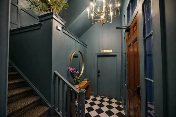 1839 Luxury Suite Walk to OTR & Convention Center