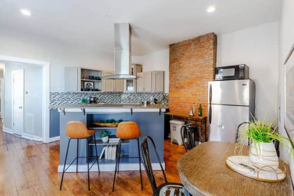 2 Large Apts w/ Parking - Downtown/Over the Rhine