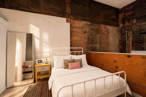 Artist Loft, Steps from TQL Stadium, Walk to All