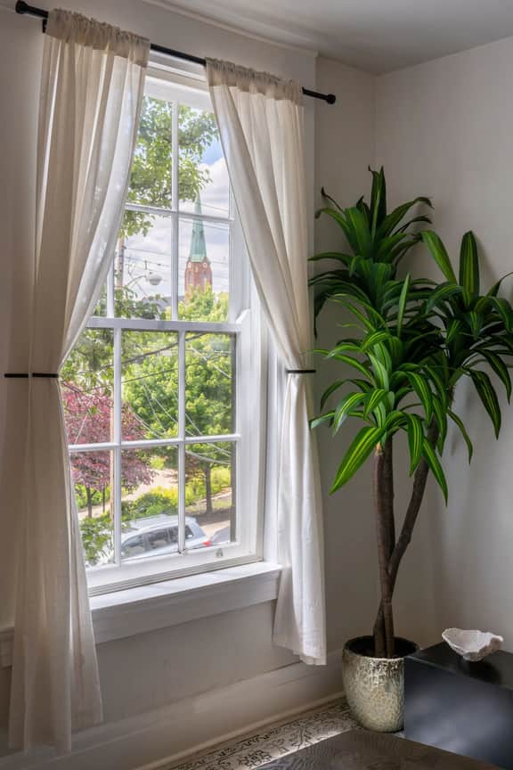 Airy, Elegant 1bd Apartment, Steps from Everything