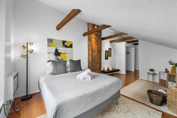 Charming Mt. Adams 1BR in Prime Location!