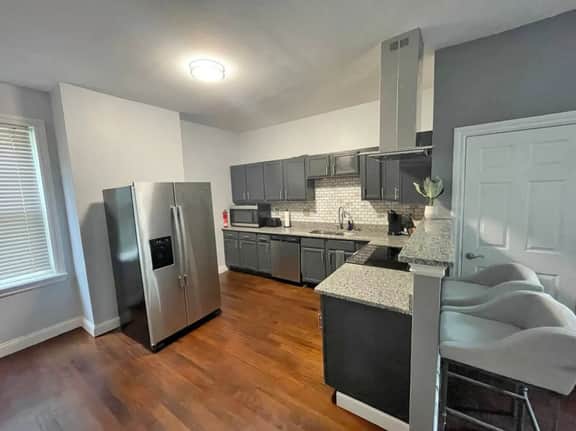 Comfortable 3-Bedroom Home 3-min drive to Downtown