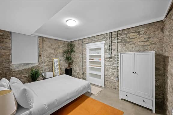 Cozy 1BR Near Findlay Market and UC, Rhinegeist