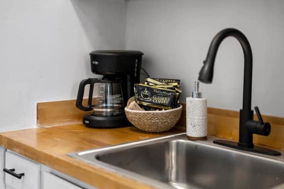 Cozy 1BR Near Zoo, UC, Hospitals