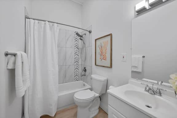 Cozy 1BR Near Zoo, UC, Hospitals
