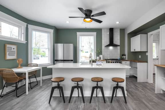 Deluxe 4-Bedroom w Huge Deck 3-Min to Downtown!