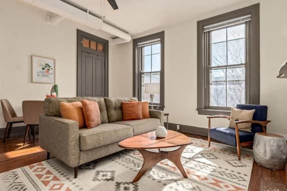 Deluxe 5-Bedroom Retreat Walkable to Everything