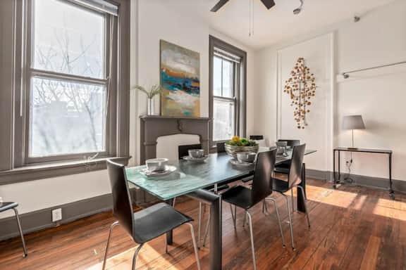 Deluxe 5-Bedroom Retreat Walkable to Everything