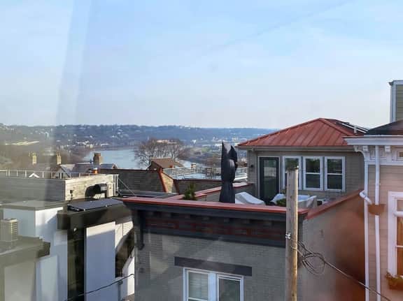 Explore Downtown and Mount Adams with River Views! - Image 5
