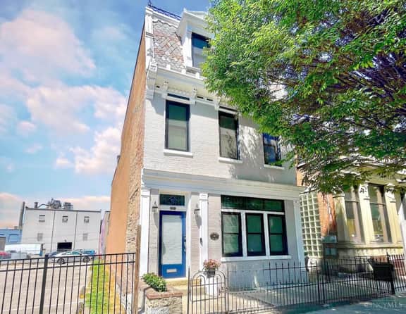 Grand Urban Retreat | Walk to ALL | Free Streetcar