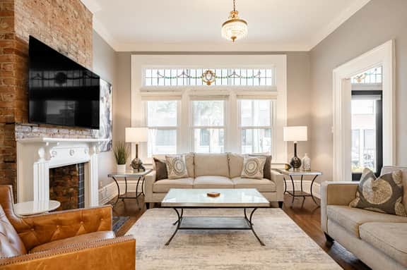 Grand Urban Retreat | Walk to ALL | Free Streetcar