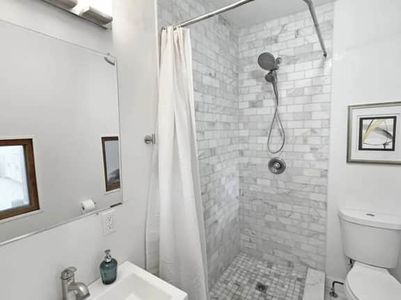 Huge Downtown Retreat Walkable to Everything