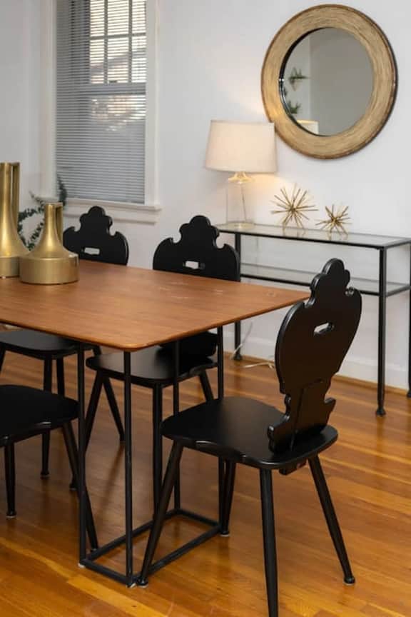 Hyde Park Comfort with Office | Near Everything